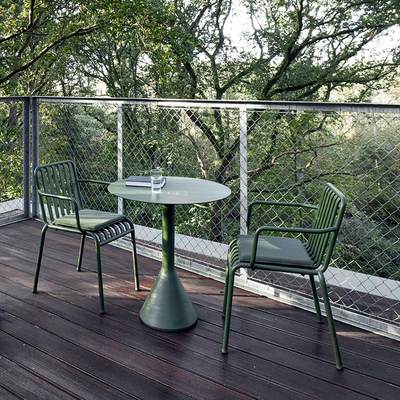 适合放阳台的桌子简约庭院户外桌椅彩色铁艺露天休闲阳台咖啡奶茶
