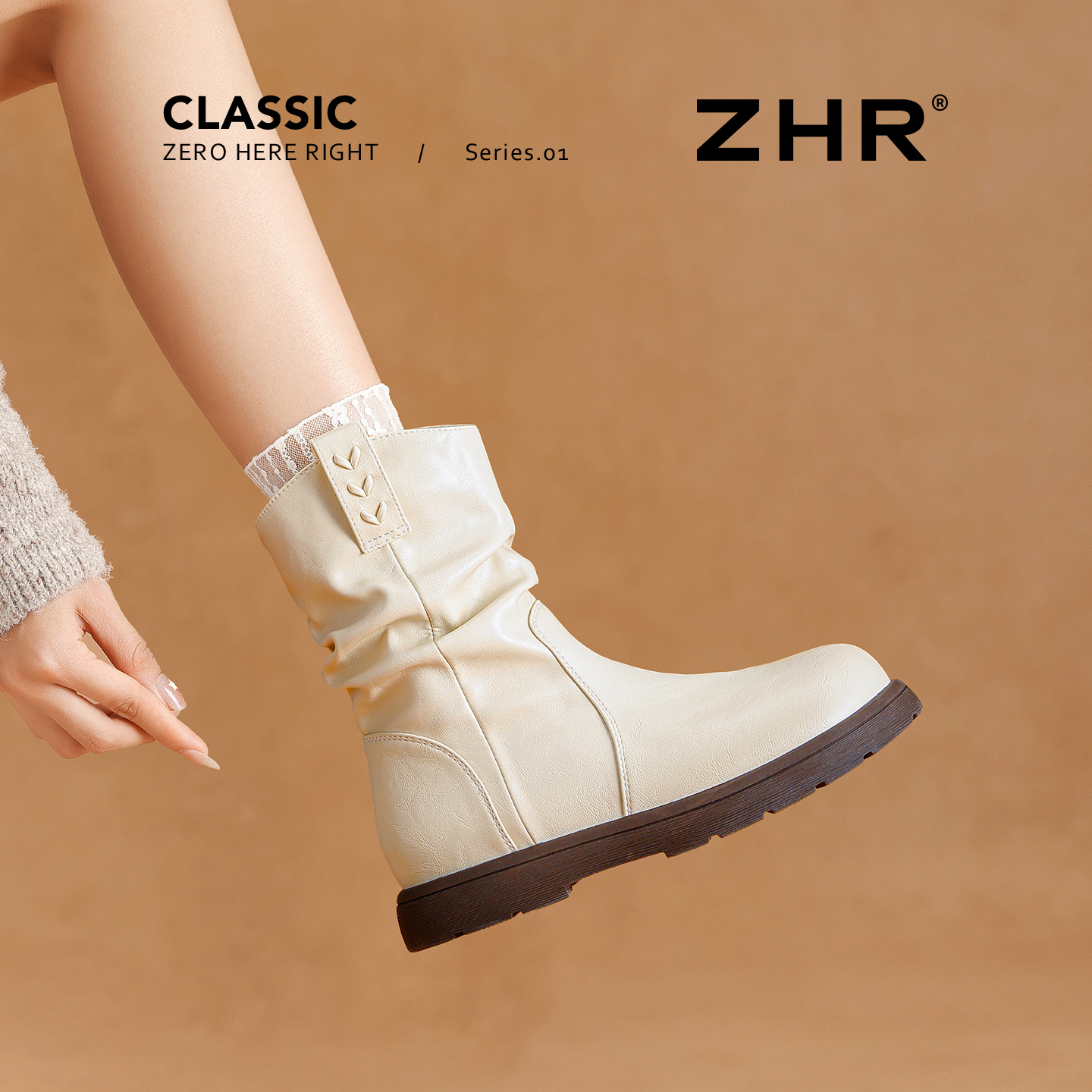 ZHR白色短靴女2025秋冬爆款堆堆靴平底软底百搭马丁靴软底瘦瘦靴