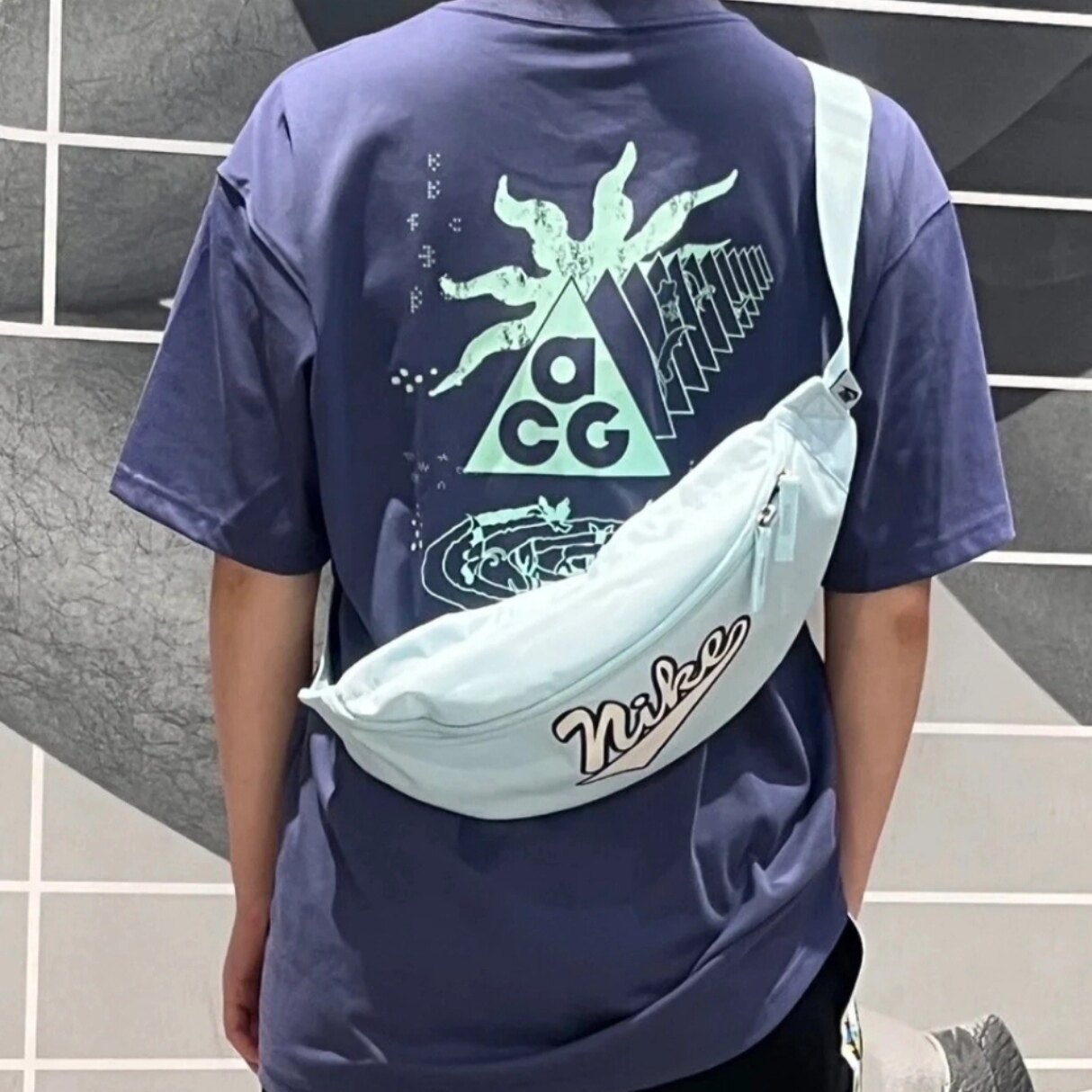 Nike耐克品牌logo 拉链开合 织物浅蓝色单肩斜挎包 HV6615-474