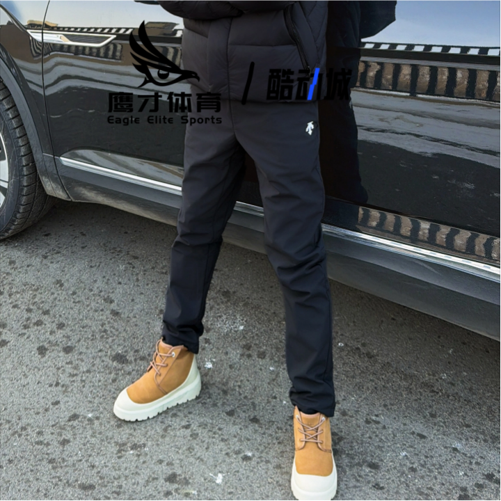 Descente迪桑特 TRAINING 黑色男子直筒加绒针织运动裤D6131TPT50