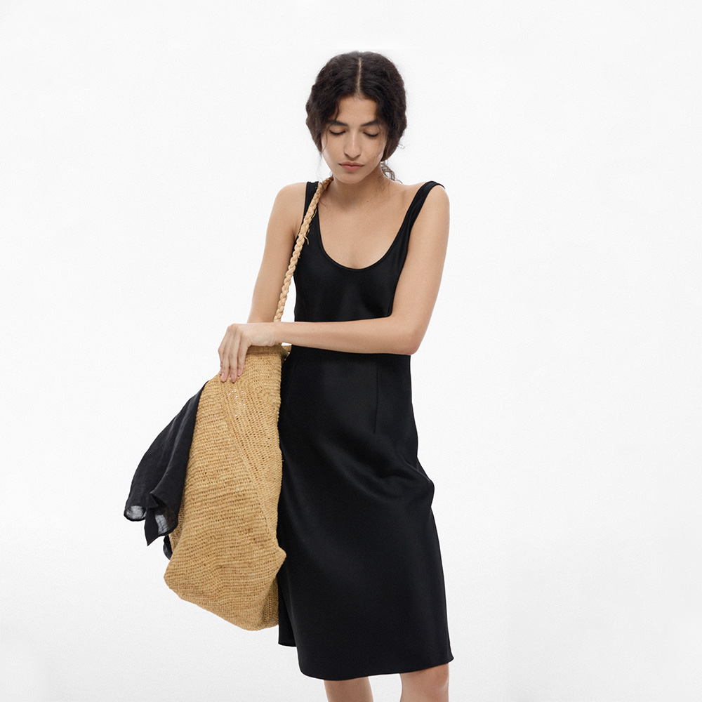 白弓通勤U型背心连衣裙