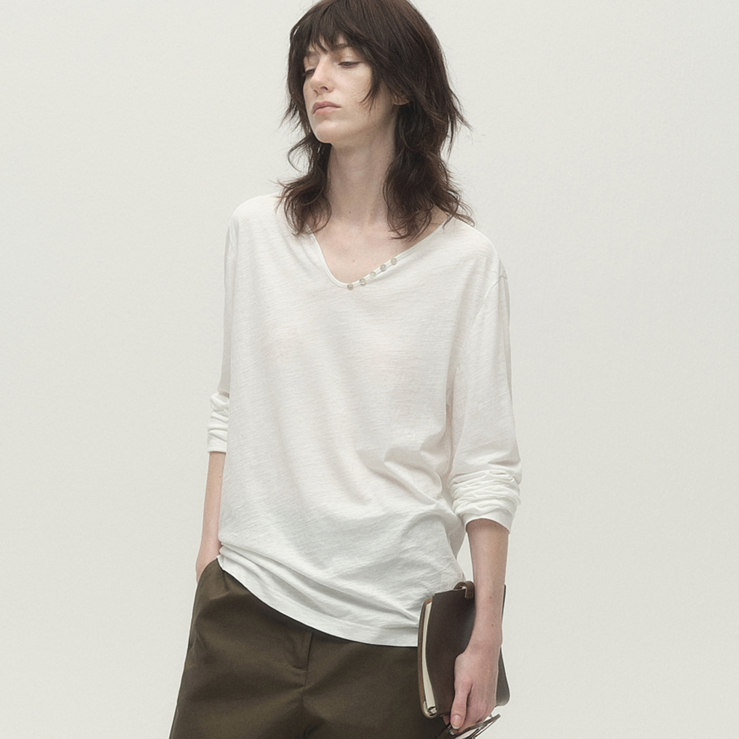 白弓“云感系列”定制24股空气纱工艺超柔长袖100棉T恤女秋55699