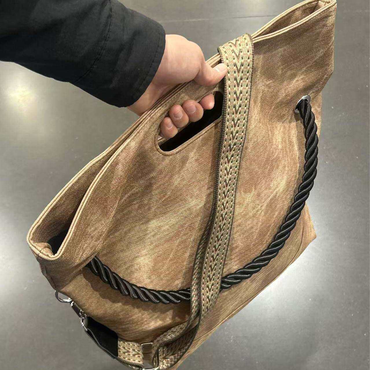 法国MlcanIKans日系复古男包女手提斜挎包通勤托特小众设计单肩包