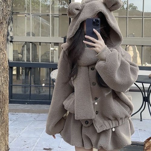小熊连帽羊羔外套秋冬季