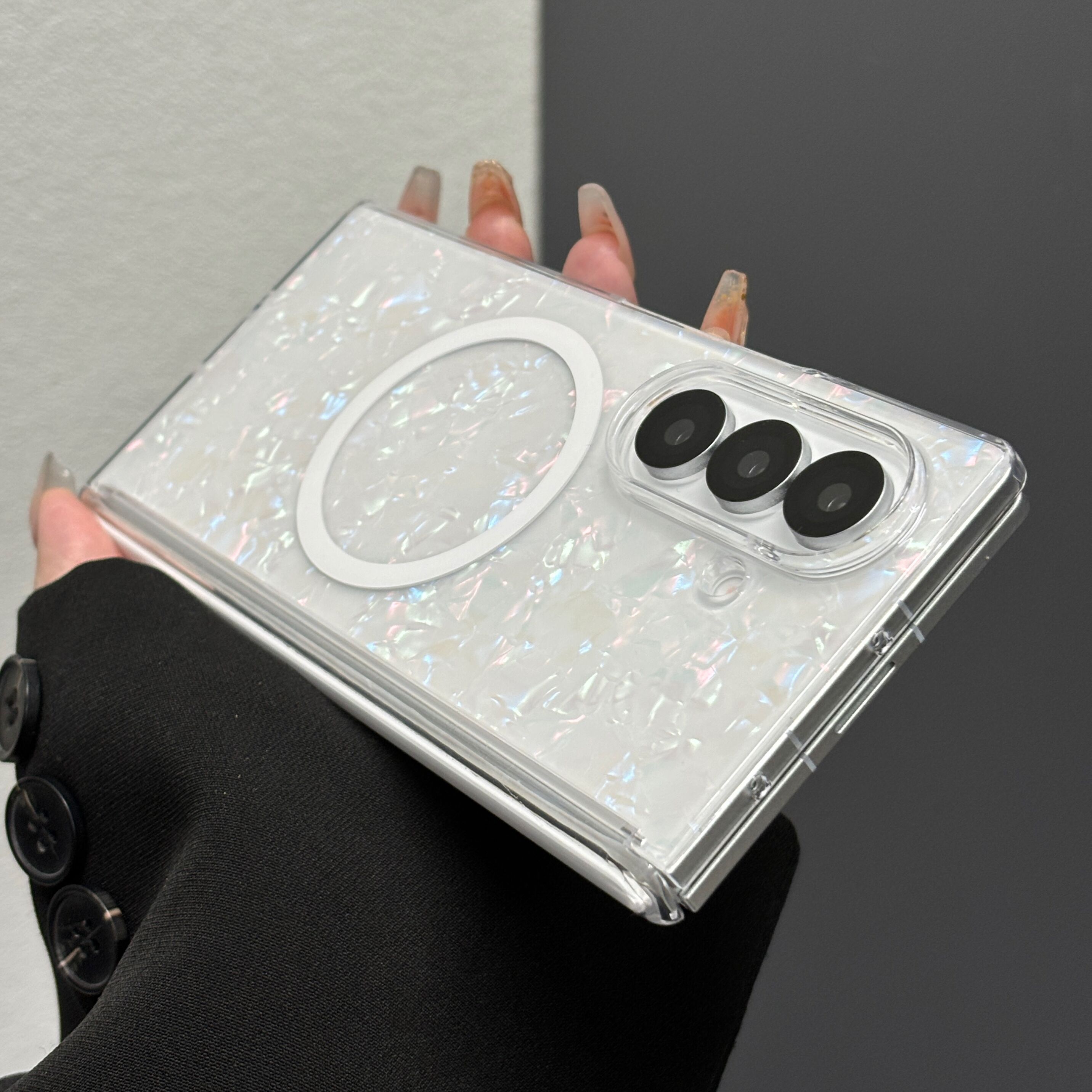 炫彩贝壳纹折叠屏磁吸中轴手机壳