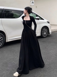 连衣裙女赫本风小黑裙显瘦设计感气质长裙春 黑色法式 2023新款 韩版