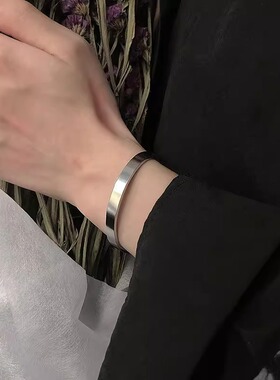 钛钢不掉色ins风时尚潮流气质复古小众简约百搭光面纯色开口手环