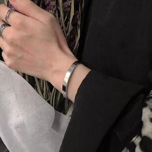 钛钢不掉色ins风时尚 潮流气质复古小众简约百搭光面纯色开口手环