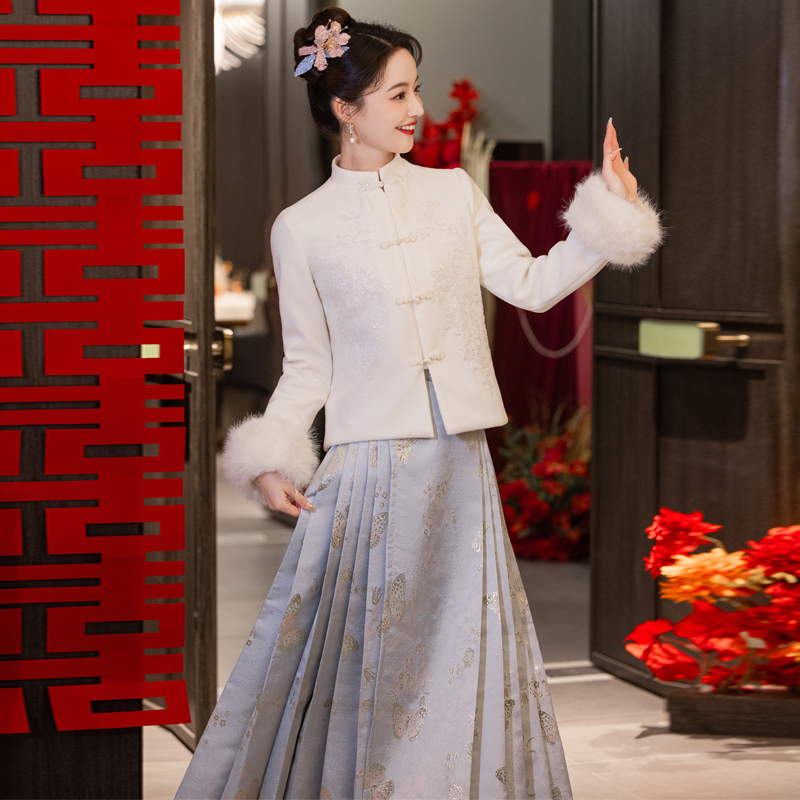 诺婉寻小个子马面裙订婚套装