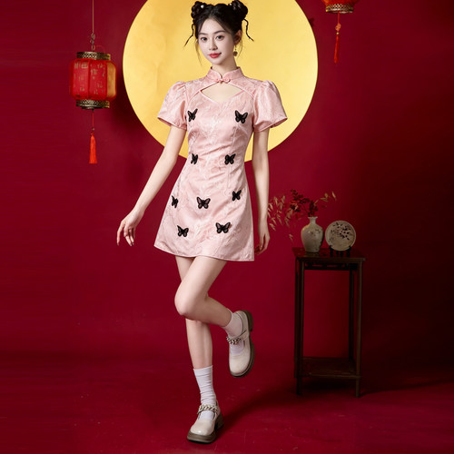 新中式小个子改良旗袍2026新款女夏季粉色日常可穿短款蝴蝶连衣裙