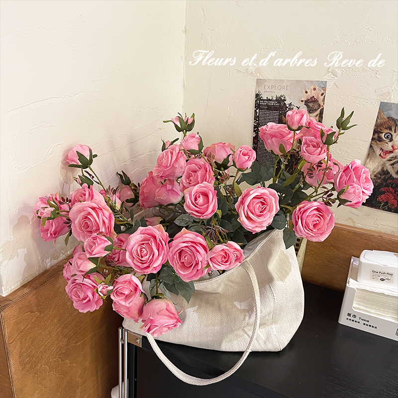 高级感仿真花焦边玫瑰花束