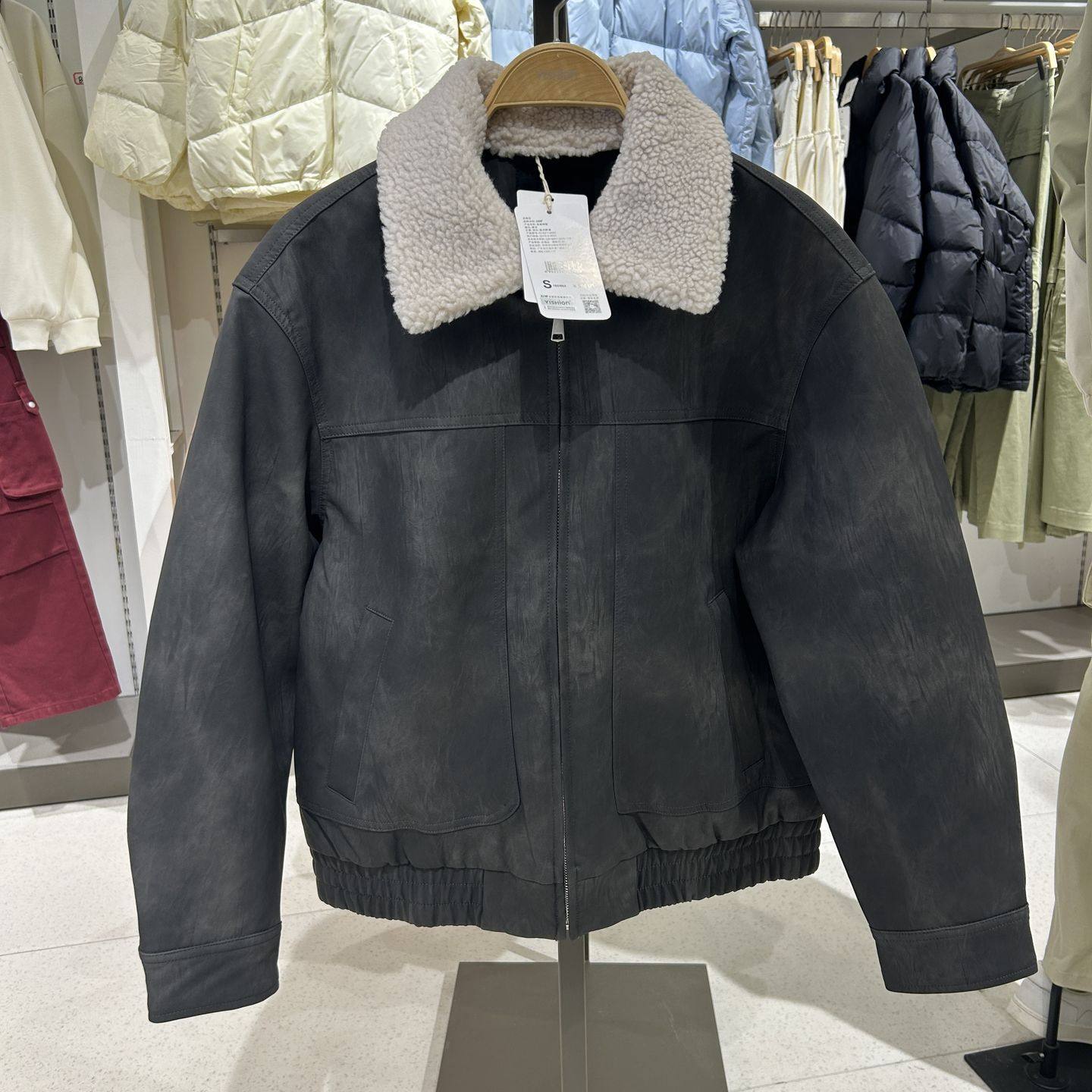 2025年冬季新品新款男装皮革宽松翻领落肩开襟棉服R154114023以纯