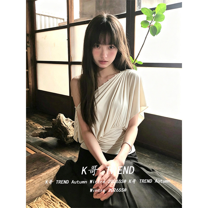 thumbnail for One dress, three wears, summer outside, a vest, a women's one-line neck, a cinched waist, a slanted shoulder, a short-sleeved T-shirt, and a hot girl off-the-shoulder top