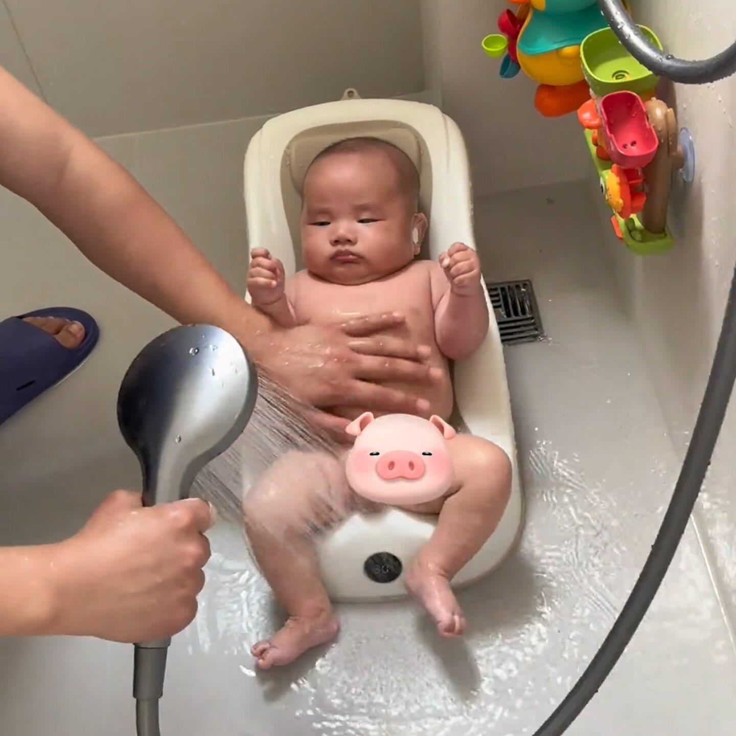 婴儿洗澡躺托感温浴架宝宝浴盆可折叠多功能软胶浴床婴儿洗澡神器
