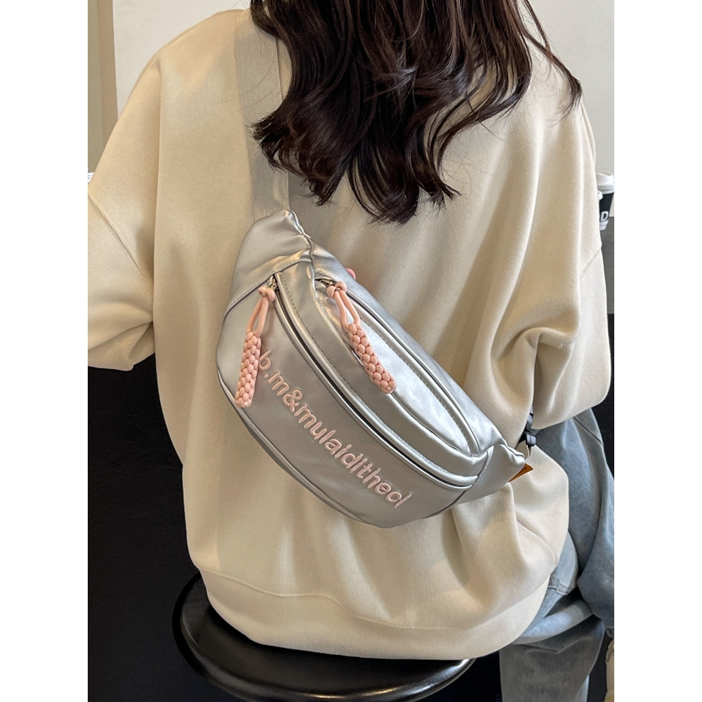 日本STELU银色包包女2025新款夏天百搭爆款斜挎胸包休闲手机腰包