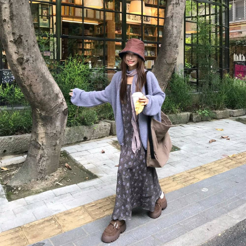 温柔风紫色针织毛衣开衫外套女秋季内搭碎花吊带连衣裙慵懒两件套
