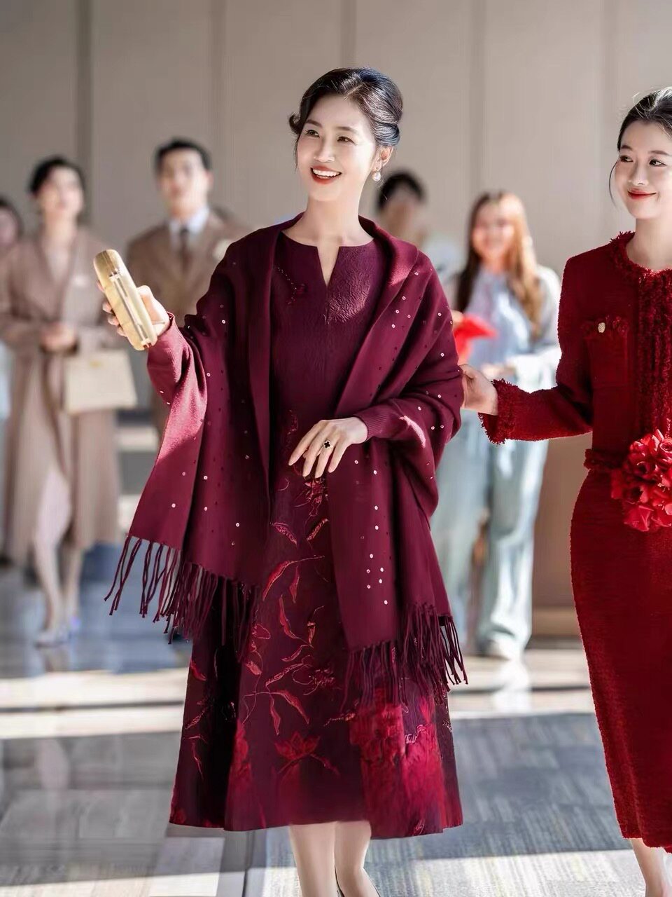2026秋冬新款仿羊绒披肩斗篷女冬季披风婚礼喜妈妈旗袍外套羊毛外
