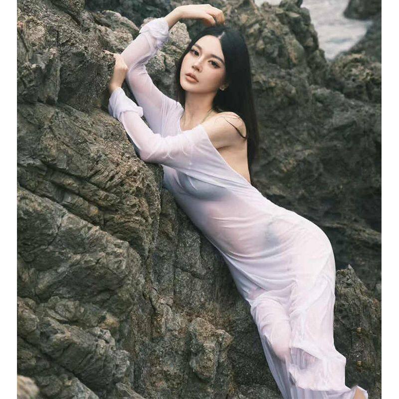 欧美性感设计感大露背连衣裙度假风海边比基尼搭配长袖透视罩衫裙