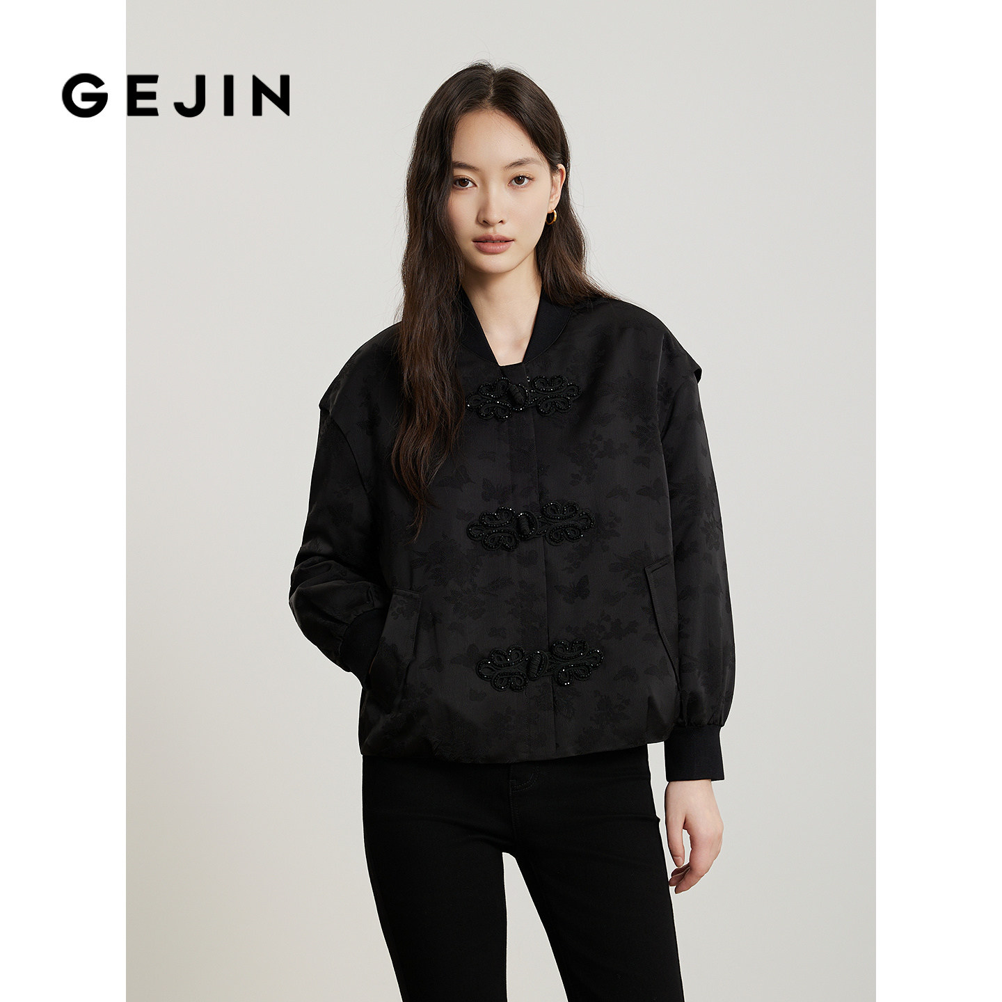 歌锦2026年春秋季新款风复古盘扣刺绣黑色棉衣外套女舒适时髦上衣,女装/女士精品,棉衣/棉服,淘宝优惠券,粉丝福利购,淘宝优惠卷