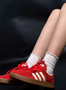 阿迪达斯/adidas男女新款红色T头鞋舒适轻盈休闲板鞋德训鞋KK3774