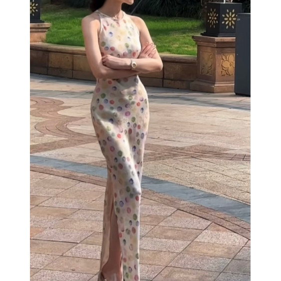 温柔风马卡龙圆点显白吊带长裙