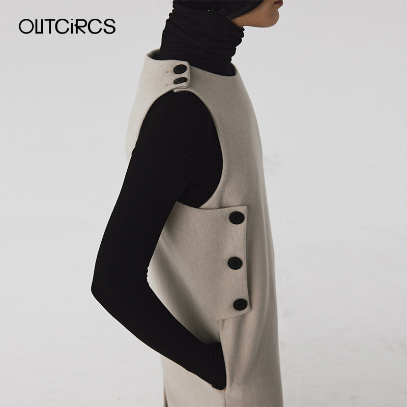 OUTCiRCS肩扣无袖毛呢连衣裙女
