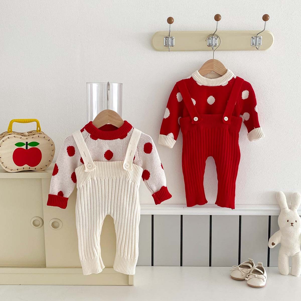 女宝宝春秋装红色针织上衣背带长裤两件套婴幼儿可爱外出毛衣套装,童装/婴儿装/亲子装,毛衣/针织衫,淘宝优惠券,粉丝福利购,淘宝优惠卷