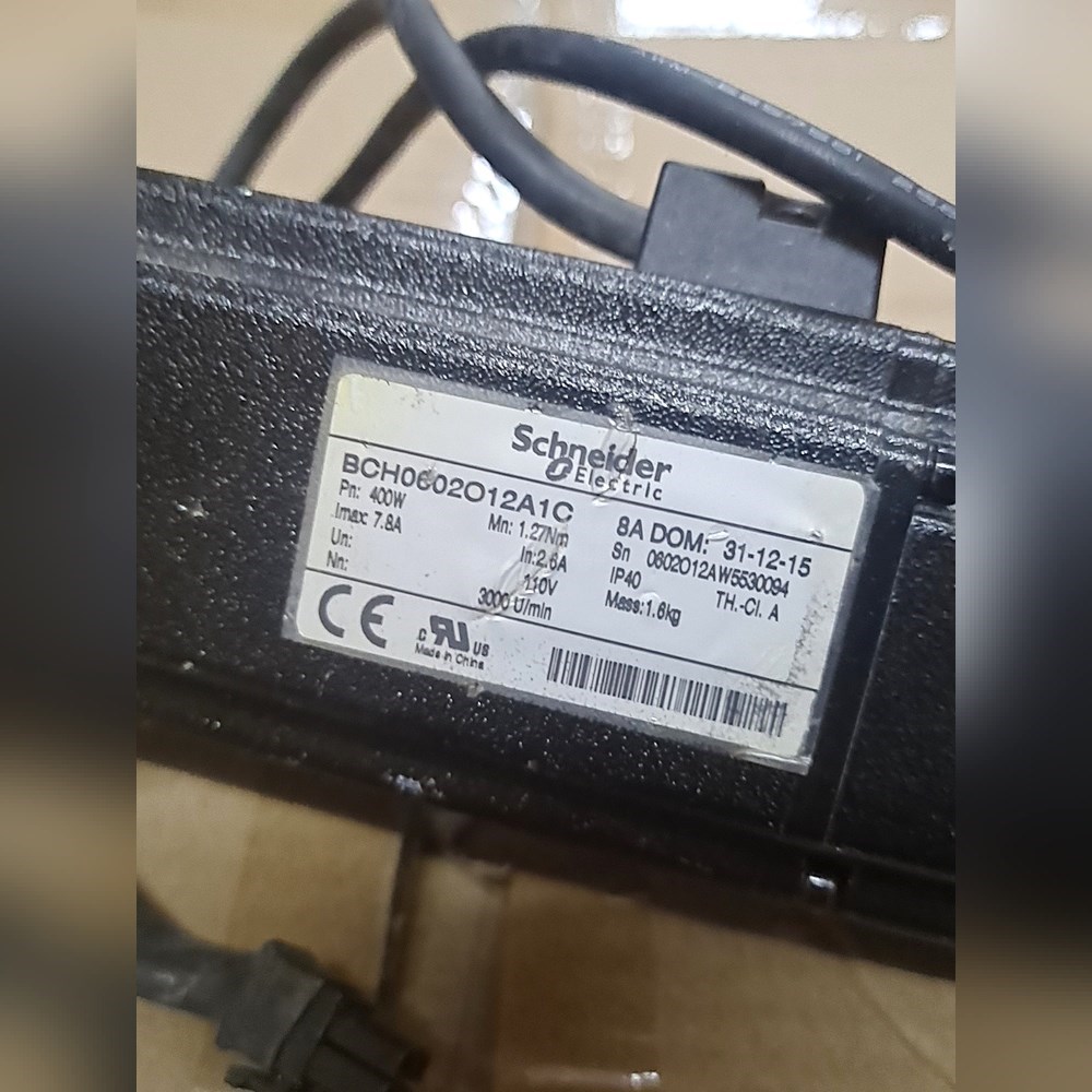 BCH0602O12A1C 施耐德伺服电机400W 议价