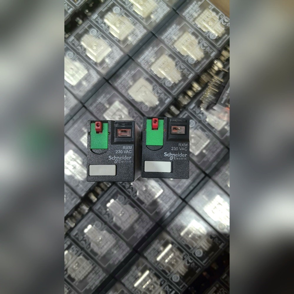 施耐德继电器RXM4AB1P7 无包装 议价