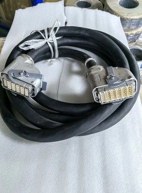 原装安川机器人电缆  HW1270813一8 议价
