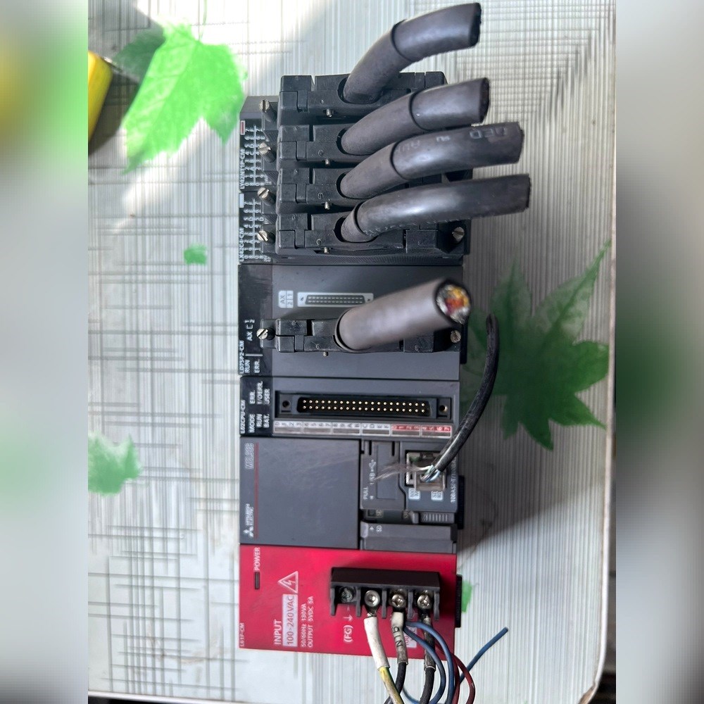 三菱PLC模块L02CPU-CM 一套出件功包好具 议价