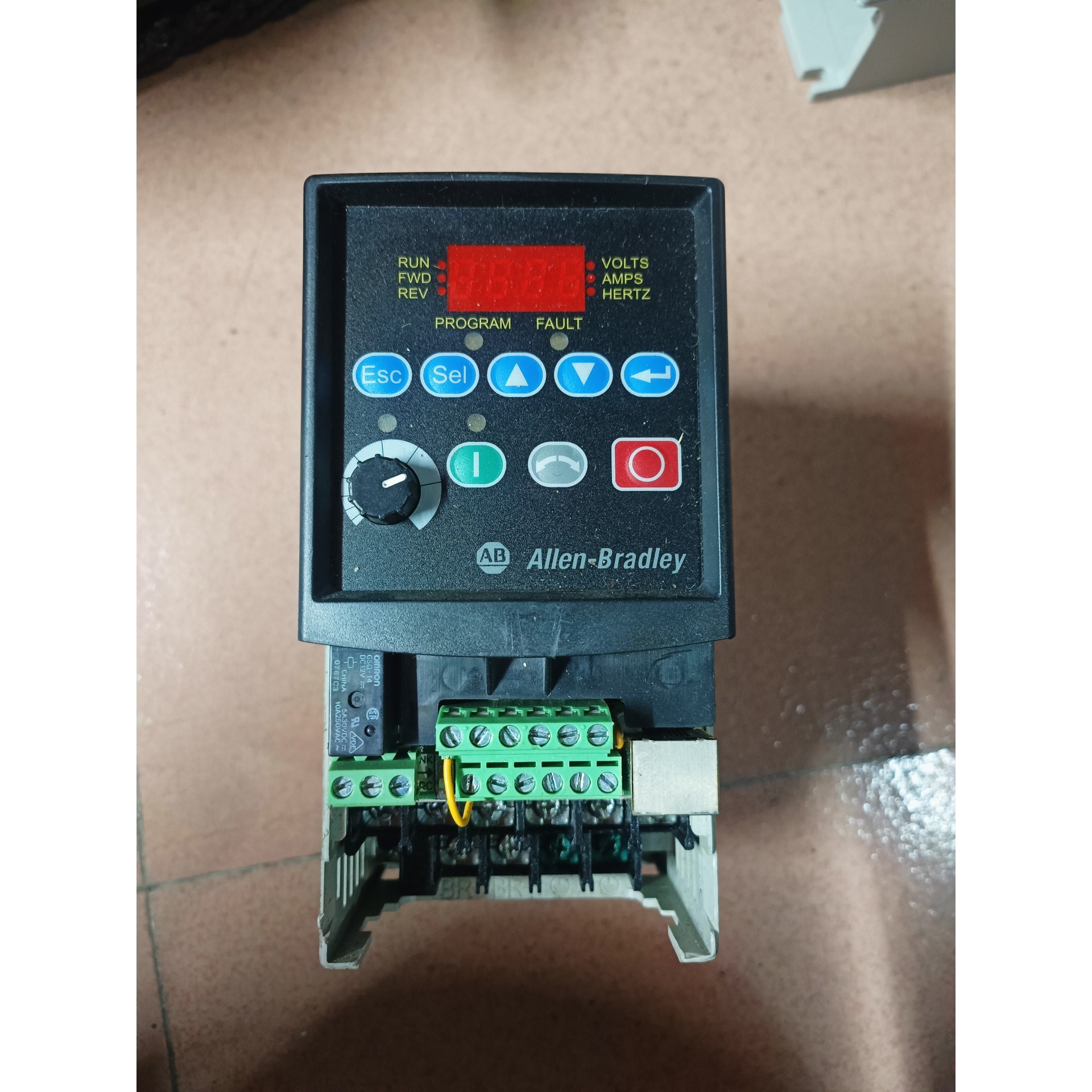 AB 22A-D4P0N104现货实拍坏的启动报F005配 议价