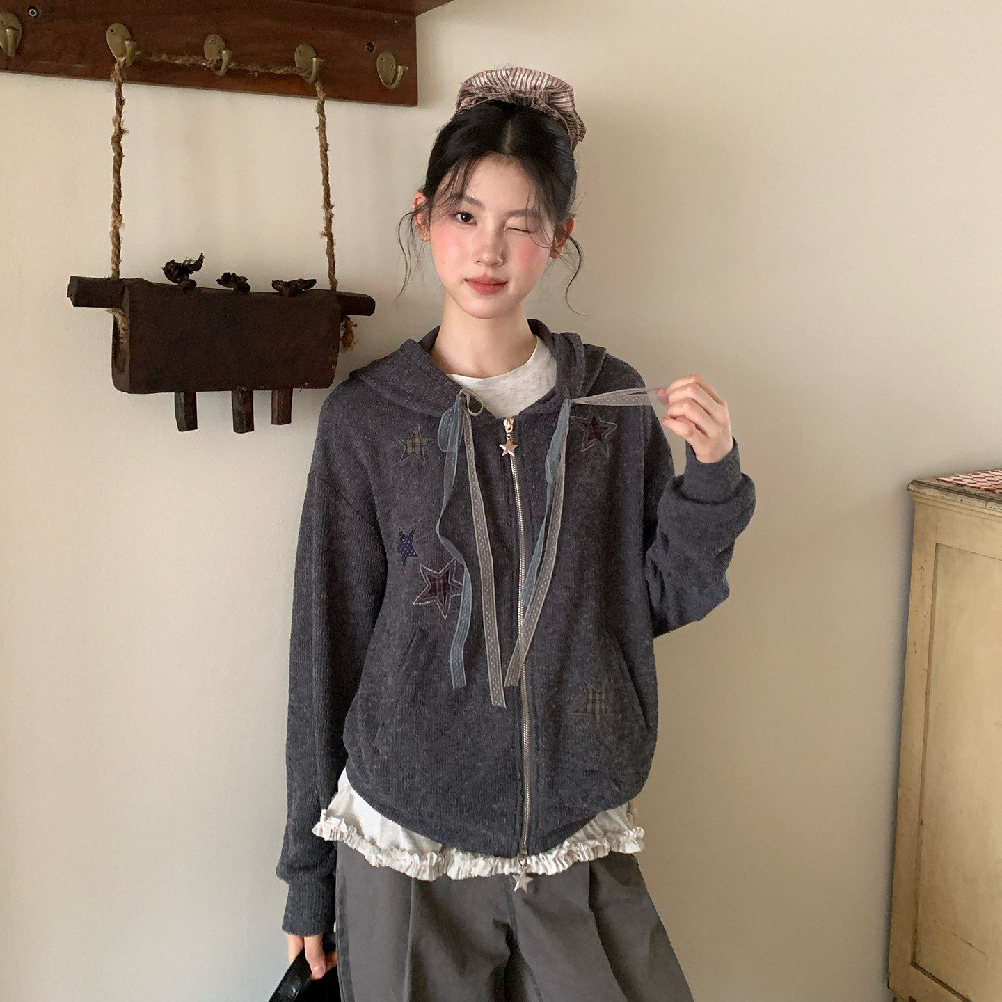 尺尺间Lsland韩系星星贴布绣连帽卫衣开衫女秋季新款抽绳休闲外套