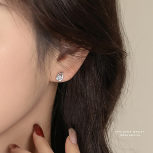 s999足银轻奢高级感灵蛇锆石耳钉女纯银新款时尚简约百搭小蛇耳饰