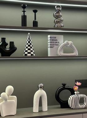 现代轻奢抽象艺术家居酒柜装饰品