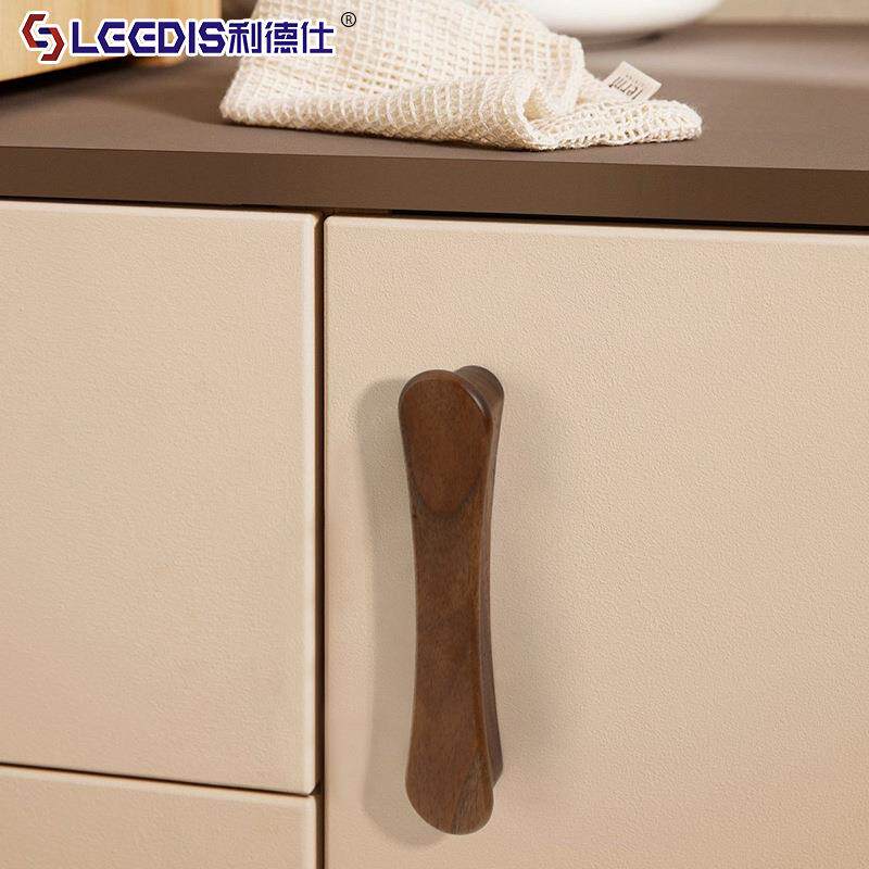 厂家直销现代简约胡桃木单孔小拉手家具抽屉实木衣橱柜门把手