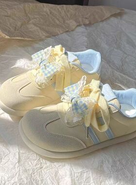 奶黄芒果头丑萌蝴蝶结德训板鞋女2025春秋新款百搭小众韩版休闲鞋