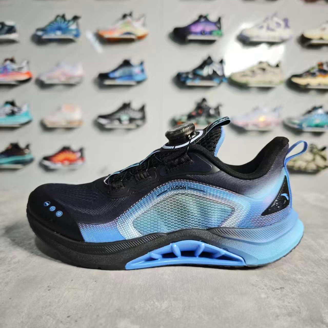 安踏足弓PRO|儿童跑鞋2025秋冬新款男大童专业运动跑步童鞋旋钮鞋