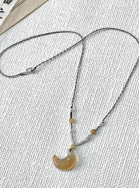 新中式编织细绳月亮项链女款2025新款轻奢小众气质百搭串珠毛衣链