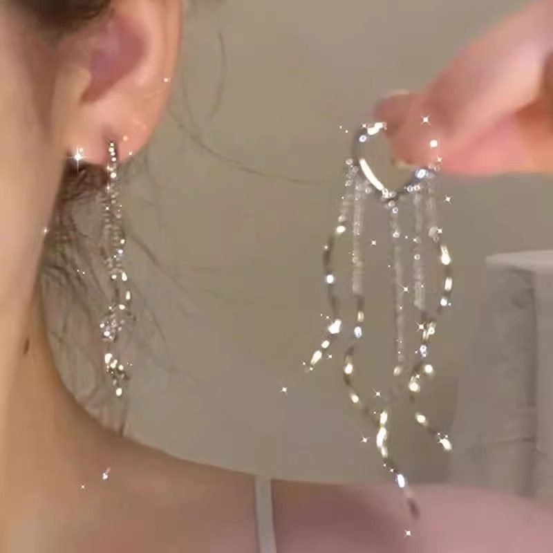银色扭曲线条长款流苏耳环2025新款爆款耳钉高级感气质方圆脸耳饰,饰品/流行首饰/时尚饰品新,耳环,淘宝优惠券,粉丝福利购,淘宝优惠卷