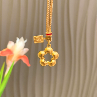 新中式金色發字牌花朵项链女轻奢小众2026新款本命年显贵气锁骨链