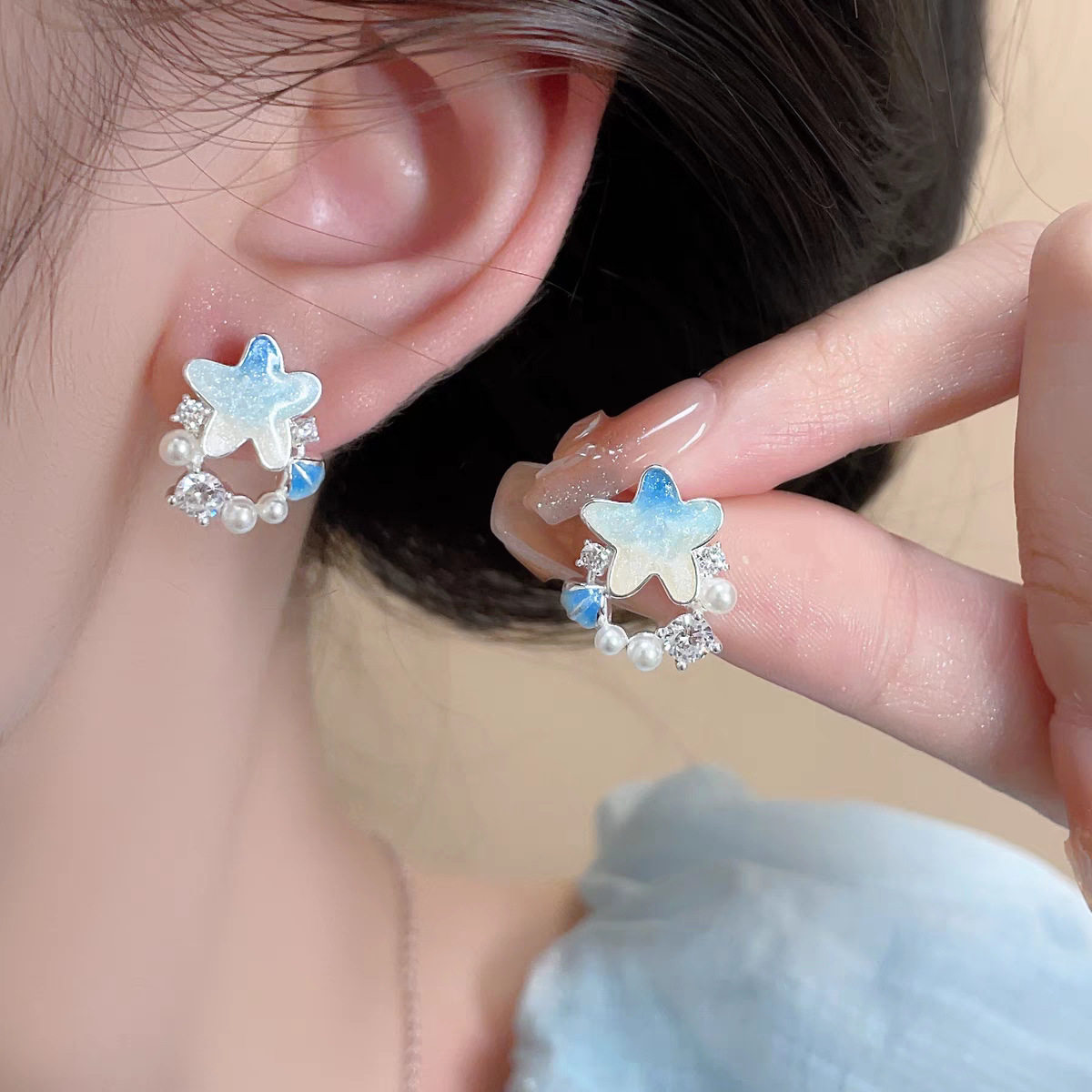 细闪渐变蓝色星星耳钉高级感耳夹