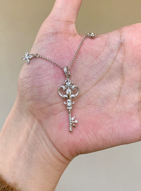 鸢尾花钥匙项链女新款轻奢小众