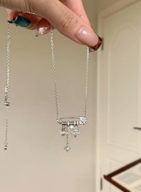 鸢尾花别针吊坠项链女2025新爆款