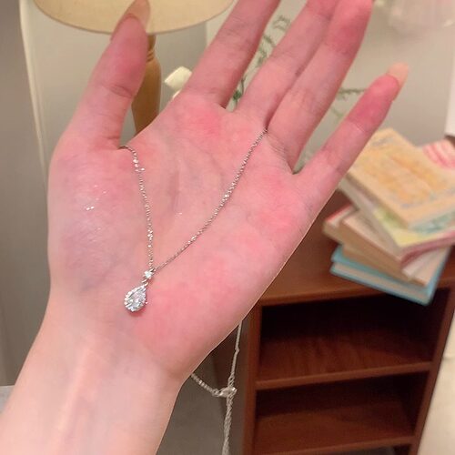 水滴锆石项链女款2025新款锁骨链