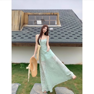 薄荷绿蕾丝吊带连衣裙女夏季 法式 气质收腰a字裙子海边度假风长裙