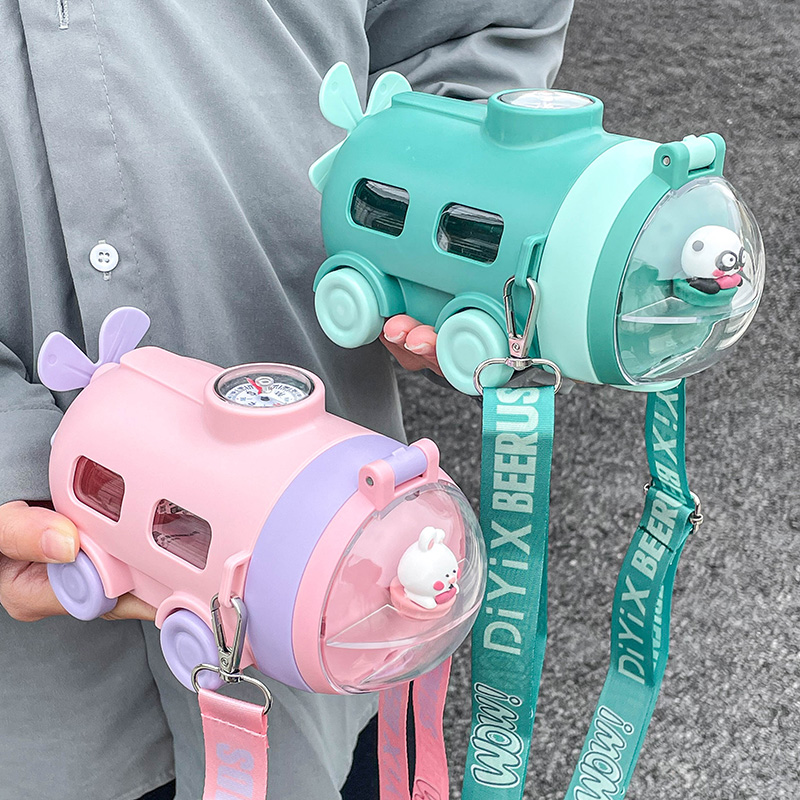 宝宝巴士创意水杯儿童上学专用tritan材质吸管杯子可爱幼儿园水壶