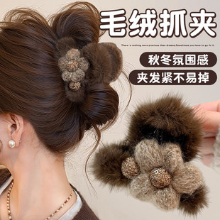 秋冬毛绒抓夹女中号发量少发夹2026新款毛茸茸后脑勺鲨鱼夹子头饰