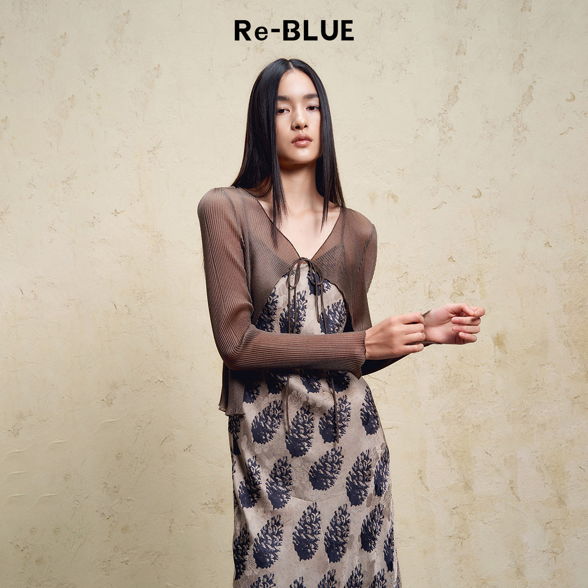 Re-BLUE轻奢优雅女装精致通透收身版型牙签褶小开衫上衣