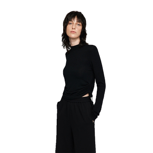 Re-BLUE轻奢优雅女装舒适亲肤纱线两侧抽绳细节小高领打底衫